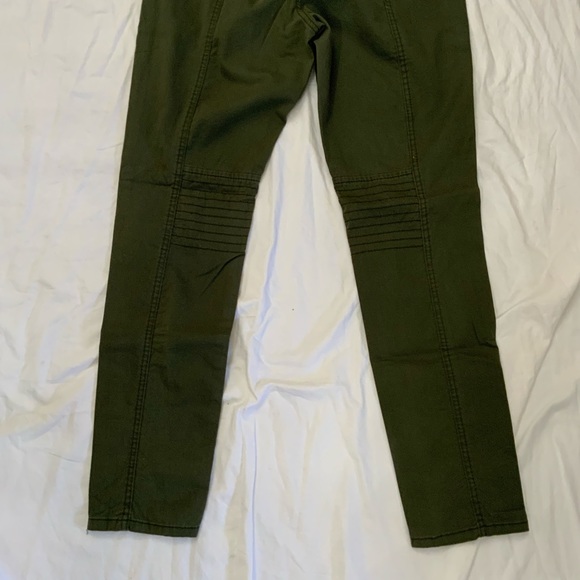 Nine West Vintage America Jeans Jegging Jeans Army Green
Size 10/29 - Picture 12 of 13